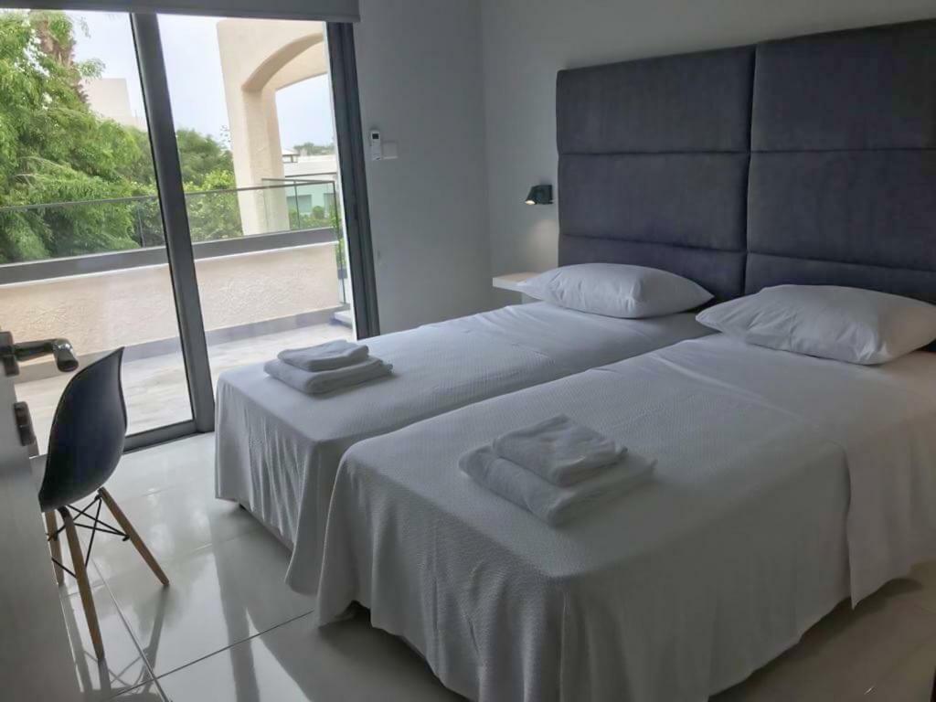 Mare Monte Seaview Boutique Apartment Paphos Exterior photo